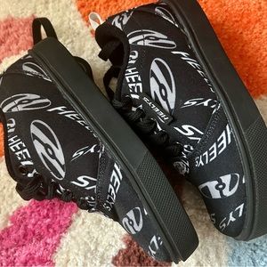 Boys Heely’s shoes! 🛼👟🛹